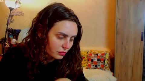 Snapshot of gloria_wood chatting on 09-29-25, 05:29 Gloria Wood online show from 09-29-25, 05:29