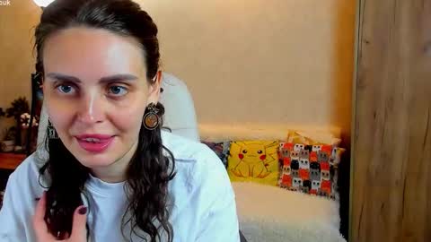 Snapshot of gloria_wood chatting on 10-05-25, 08:18 Gloria Wood online show from 10-05-25, 08:18