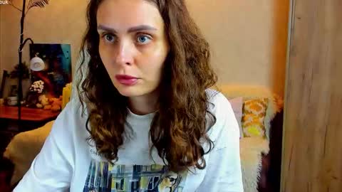 Snapshot of gloria_wood chatting on 10-15-25, 08:31 Gloria Wood online show from 10-15-25, 08:31