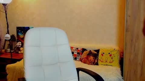 Snapshot of gloria_wood chatting on 10-19-25, 05:57 Gloria Wood online show from 10-19-25, 05:57