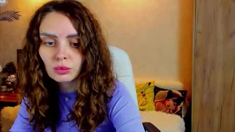 Snapshot of gloria_wood chatting on 10-25-25, 05:30 Gloria Wood online show from 10-25-25, 05:30