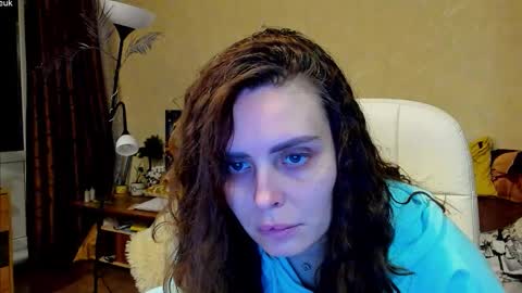 Snapshot of gloria_wood chatting on 10-27-25, 04:55 Gloria Wood online show from 10-27-25, 04:55