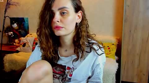 Snapshot of gloria_wood chatting on 11-06-25, 06:20 Gloria Wood online show from 11-06-25, 06:20