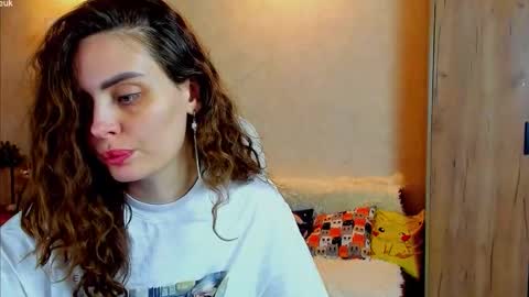 Snapshot of gloria_wood chatting on 11-12-25, 04:18 Gloria Wood online show from 11-12-25, 04:18