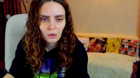 Snapshot of gloria_wood chatting on 11-30-25, 06:23 Gloria Wood online show from 11-30-25, 06:23