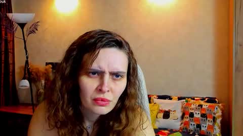 Snapshot of gloria_wood chatting on 12-14-25, 03:39 Gloria Wood online show from 12-14-25, 03:39