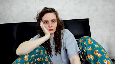 Gloria Wood online show from 04-13-26, 05:51