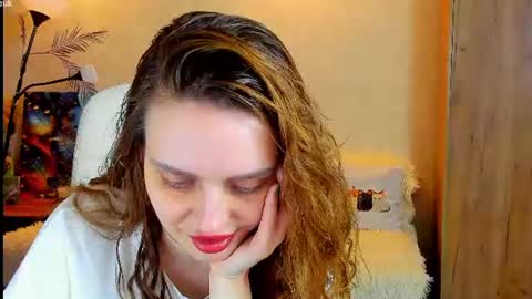 Gloria Wood online show from 06-19-26, 07:39