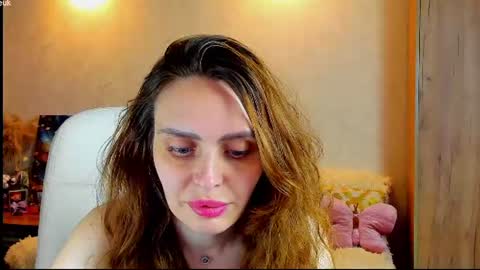 Gloria Wood online show from 07-18-26, 09:18