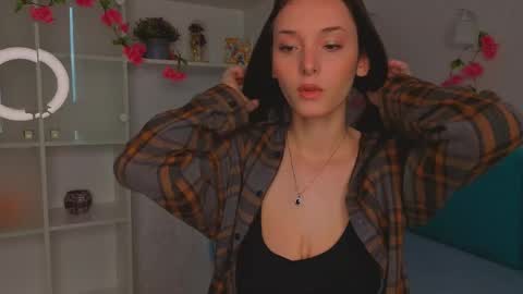 Snapshot of gloryhuprich chatting on 05-25-26, 06:41 Mia online show from 05-25-26, 06:41