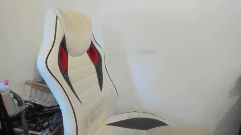 gloss___ online show from 09-22-25, 07:43