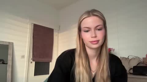 glow_angel online show from 01-27-25, 04:01