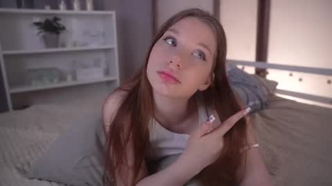 Eloise  online show from 11-29-25, 03:15