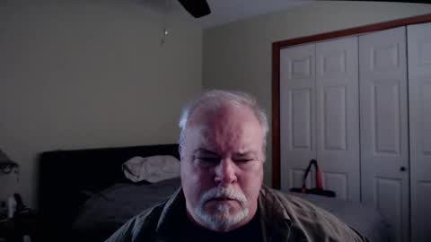 Snapshot of gmctruckguy chatting on 03-10-26, 03:06 gmctruckguy online show from 03-10-26, 03:06