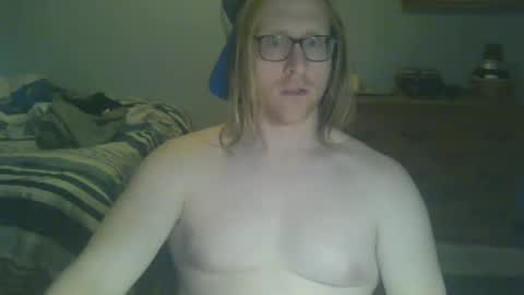Snapshot of gnger31foru chatting on 01-16-25, 01:58 Steven Meadow online show from 01-16-25, 01:58