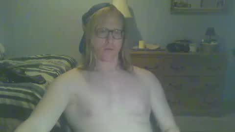 Snapshot of gnger31foru chatting on 02-12-25, 02:24 Steven Meadow online show from 02-12-25, 02:24