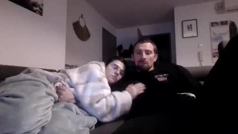 Snapshot of gnl_ chatting on 12-17-25, 08:15 gnl_ online show from 12-17-25, 08:15