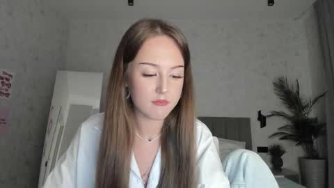 Lina online show from 10-06-25, 09:40