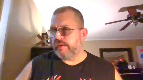 Snapshot of gobey33 chatting on 09-12-25, 01:06 IDKIDCIDGAF online show from 09-12-25, 01:06