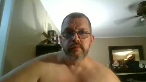 Snapshot of gobey33 chatting on 09-16-25, 06:03 IDKIDCIDGAF online show from 09-16-25, 06:03