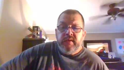 Snapshot of gobey33 chatting on 09-19-25, 01:23 IDKIDCIDGAF online show from 09-19-25, 01:23