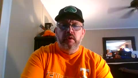 Snapshot of gobey33 chatting on 09-29-25, 04:34 IDKIDCIDGAF online show from 09-29-25, 04:34