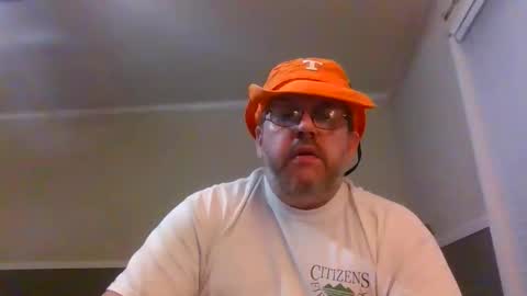 Snapshot of gobey33 chatting on 11-10-25, 07:07 IDKIDCIDGAF online show from 11-10-25, 07:07