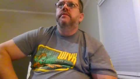 Snapshot of gobey33 chatting on 11-13-25, 01:04 IDKIDCIDGAF online show from 11-13-25, 01:04