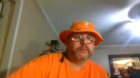 Snapshot of gobey33 chatting on 11-22-25, 10:31 IDKIDCIDGAF online show from 11-22-25, 10:31