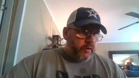 Snapshot of gobey33 chatting on 11-23-25, 06:19 IDKIDCIDGAF online show from 11-23-25, 06:19