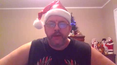 Snapshot of gobey33 chatting on 12-19-25, 01:45 IDKIDCIDGAF online show from 12-19-25, 01:45