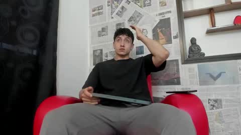 Snapshot of god_of_olympus1 chatting on 03-09-25, 12:31 steven online show from 03-09-25, 12:31