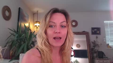 Alisha Dallas online show from 02-20-25, 10:48