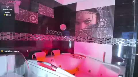 ahsley  online show from 10-24-25, 05:48