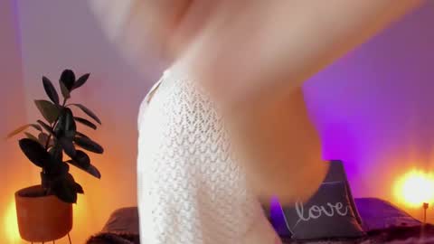 Snapshot of goddes_helena chatting on 12-10-24, 11:19 Elena online show from 12-10-24, 11:19