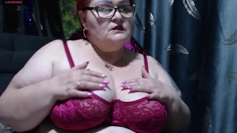 Snapshot of goddess57 chatting on 02-10-25, 04:58 Goddess online show from 02-10-25, 04:58