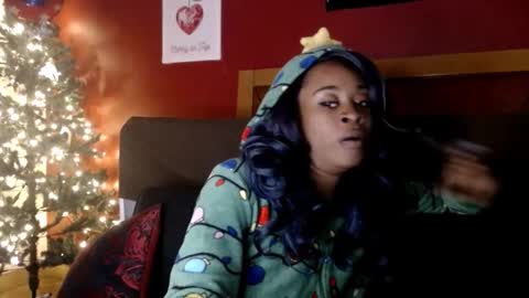 Snapshot of goddess_aaliyah chatting on 11-28-25, 04:15 goddess_aaliyah online show from 11-28-25, 04:15