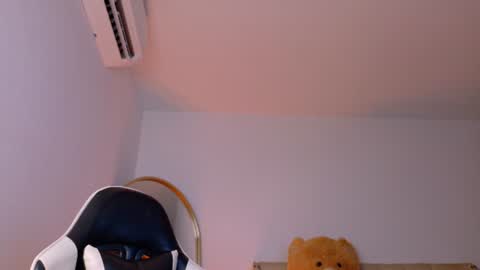 Ariluz online show from 07-06-26, 12:29