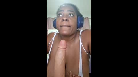 Snapshot of goddess_carrie chatting on 04-30-26, 04:41 GoddessCarrie online show from 04-30-26, 04:41