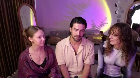   330 UTC2 girls   online show from 04-09-26, 02:55