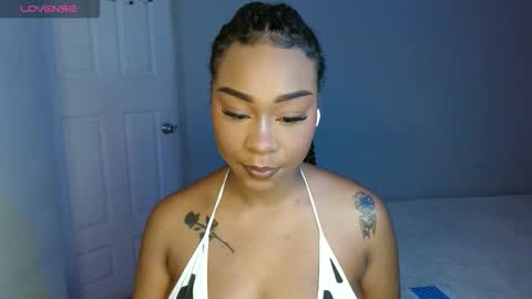 Snapshot of goddess_val chatting on 09-27-25, 10:53 Valentina online show from 09-27-25, 10:53