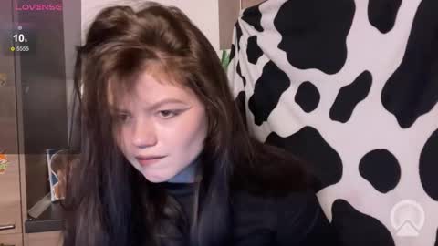 Snapshot of goddessdarina chatting on 09-11-25, 05:57 goddessdarina online show from 09-11-25, 05:57