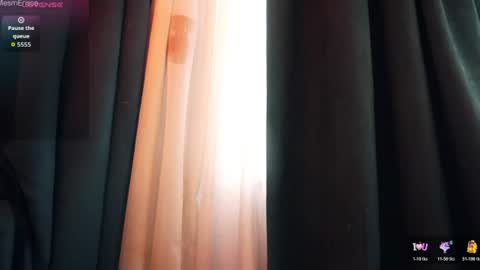 Snapshot of goddesseriss chatting on 06-29-26, 06:08 MesmErisse online show from 06-29-26, 06:08