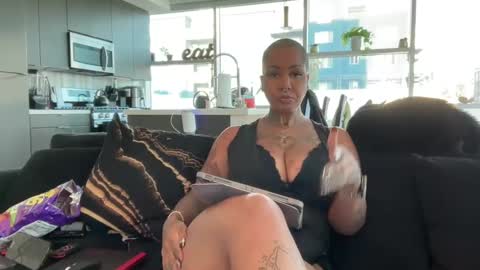 Snapshot of goddesskalitha chatting on 09-11-25, 12:44 Goddess Kalitha online show from 09-11-25, 12:44