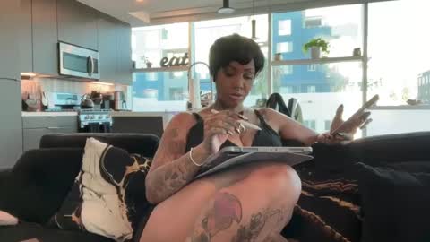 Snapshot of goddesskalitha chatting on 09-12-25, 01:06 Goddess Kalitha online show from 09-12-25, 01:06