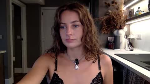 Snapshot of goddessmiamuse chatting on 02-06-26, 10:40 goddessmiamuse online show from 02-06-26, 10:40