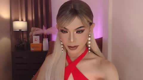 Snapshot of goddessmichaella chatting on 01-11-25, 09:15 Michaella online show from 01-11-25, 09:15