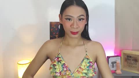 Kyla and Nian online show from 10-28-25, 05:44