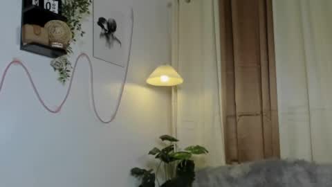 Kyla and Nian online show from 04-22-26, 05:32