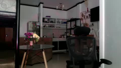 Snapshot of goddessofbigcock chatting on 12-16-24, 02:36 Eva online show from 12-16-24, 02:36